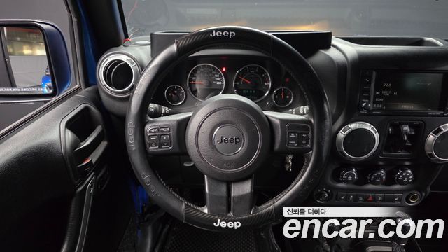 Jeep Wrangler 2015 — photo 13