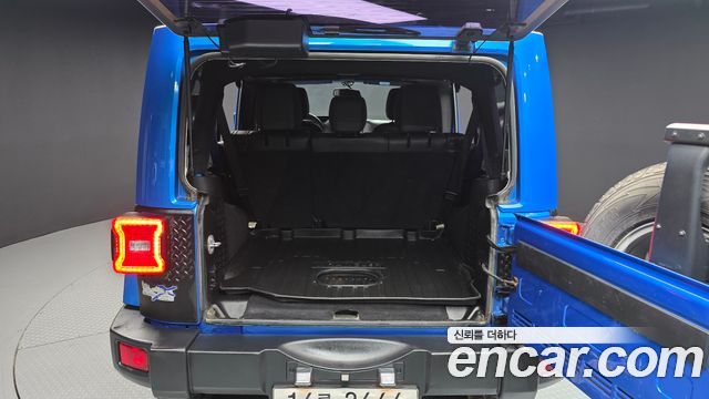 Jeep Wrangler 2015 — photo 20