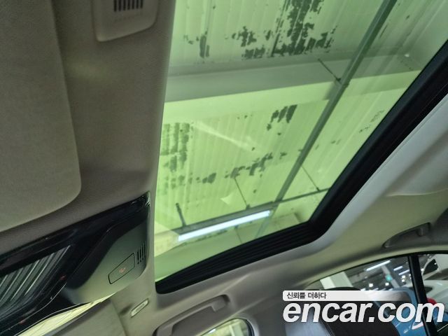 BMW 5-Series 2018 — photo 15