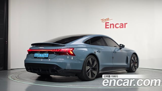 Audi e-tron GT 2022 — photo 2