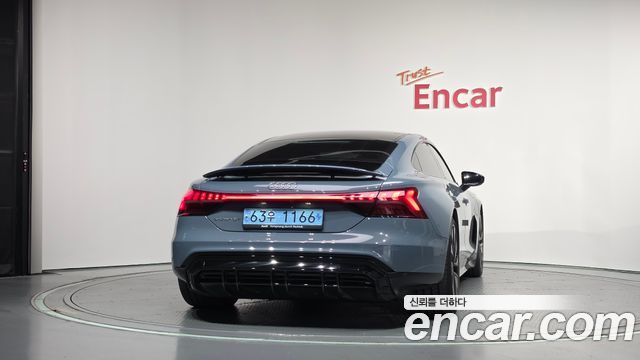 Audi e-tron GT 2022 — photo 4