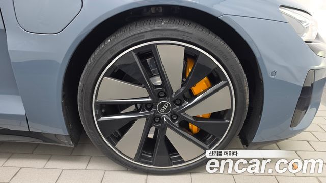 Audi e-tron GT 2022 — photo 7