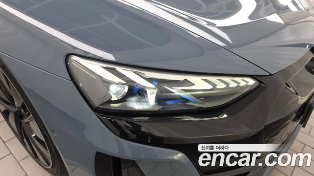 Audi e-tron GT 2022 — photo 8