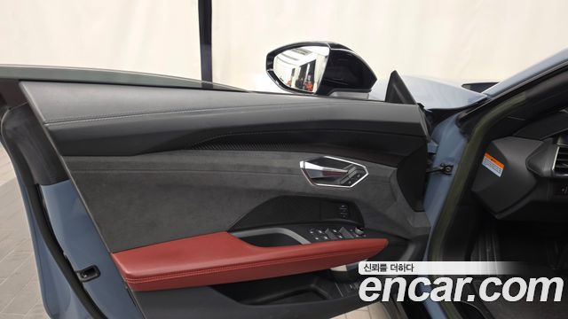 Audi e-tron GT 2022 — photo 14