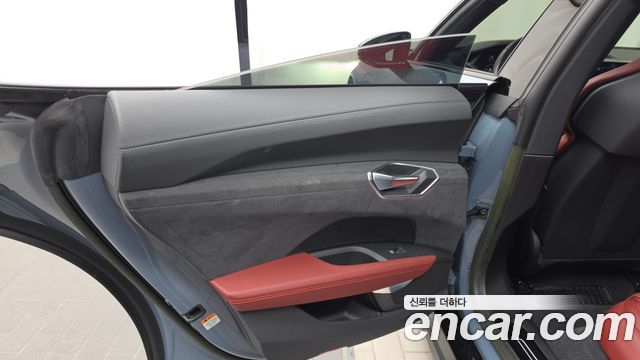 Audi e-tron GT 2022 — photo 15
