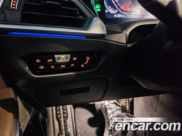 BMW 3-Series 2019 — photo 9