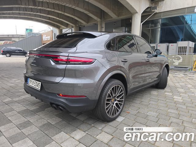 Porsche Cayenne 2022 — photo 4