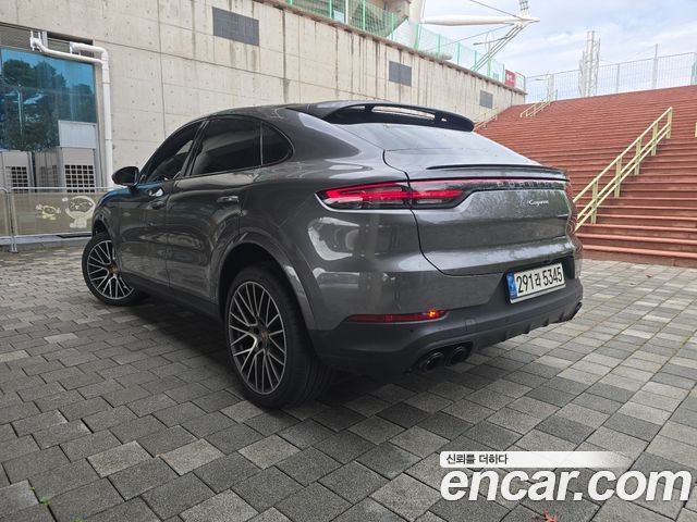 Porsche Cayenne 2022 — photo 6