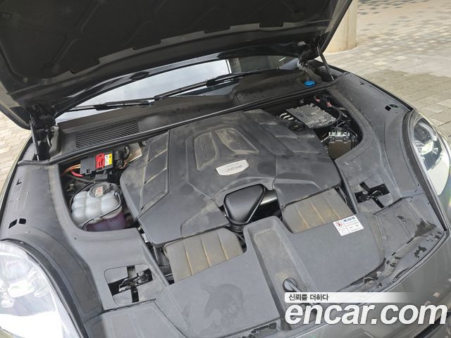 Porsche Cayenne 2022 — photo 11