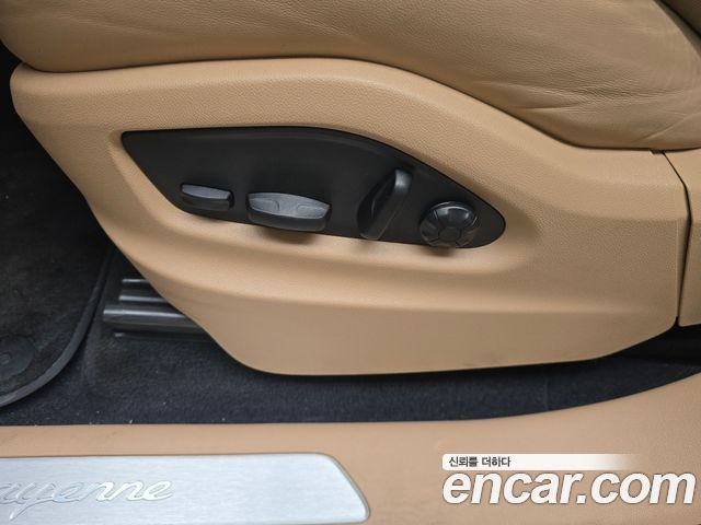 Porsche Cayenne 2022 — photo 14