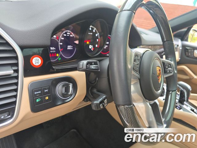 Porsche Cayenne 2022 — photo 15