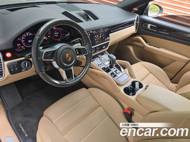 Porsche Cayenne 2022 — photo 17