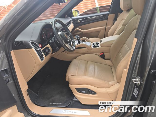 Porsche Cayenne 2022 — photo 18