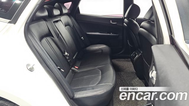 Kia K5 2017 — photo 17