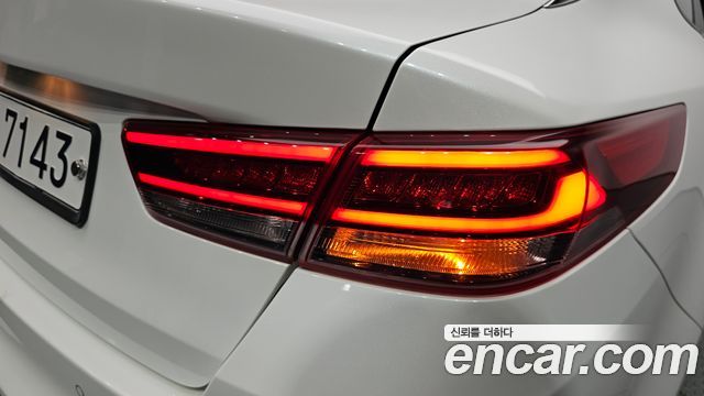 Kia K5 2017 — photo 9