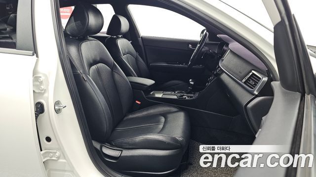 Kia K5 2017 — photo 16