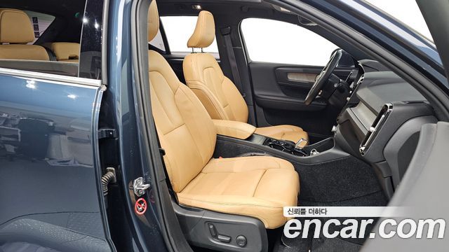 Volvo XC40 2019 — photo 11