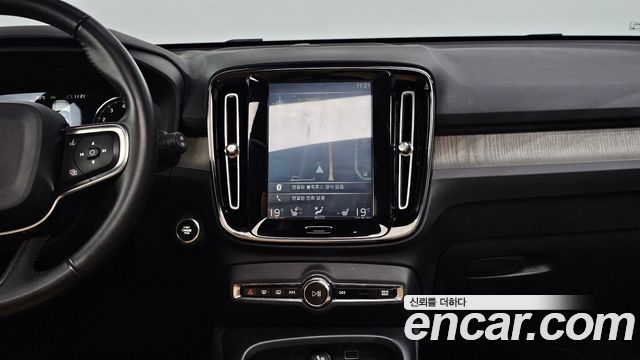Volvo XC40 2019 — photo 15