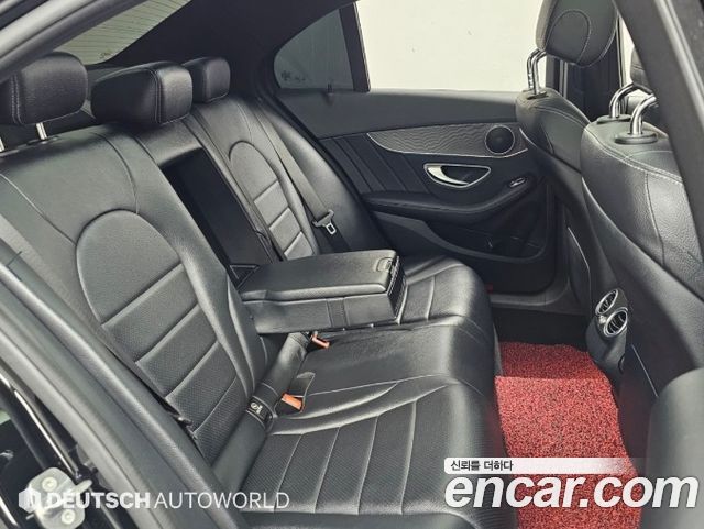 Mercedes-Benz C-Class 2017 — photo 12