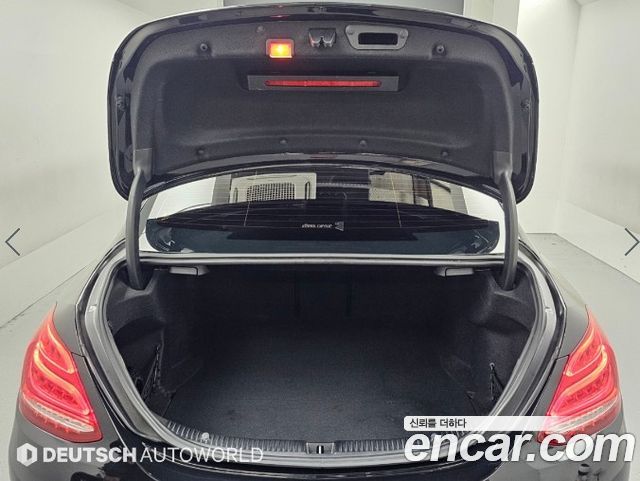 Mercedes-Benz C-Class 2017 — photo 19
