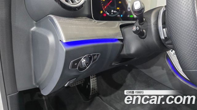 Mercedes-Benz CLS-Class 2022 — photo 28