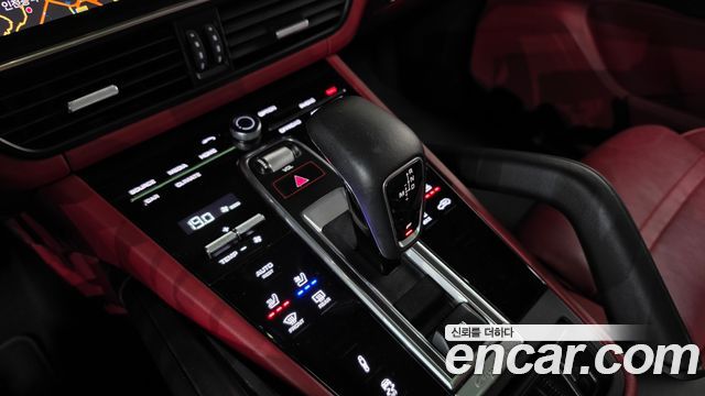 Porsche Cayenne 2020 — photo 12