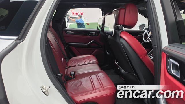 Porsche Cayenne 2020 — photo 17