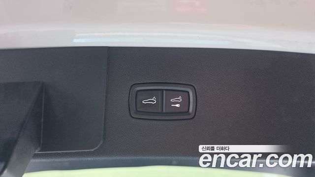 Porsche Cayenne 2020 — photo 23