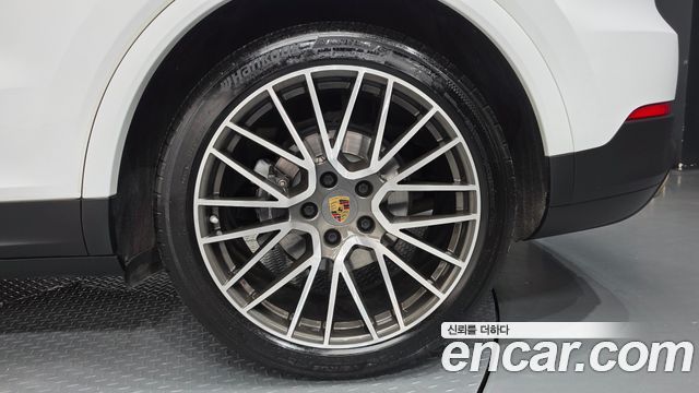 Porsche Cayenne 2020 — photo 7