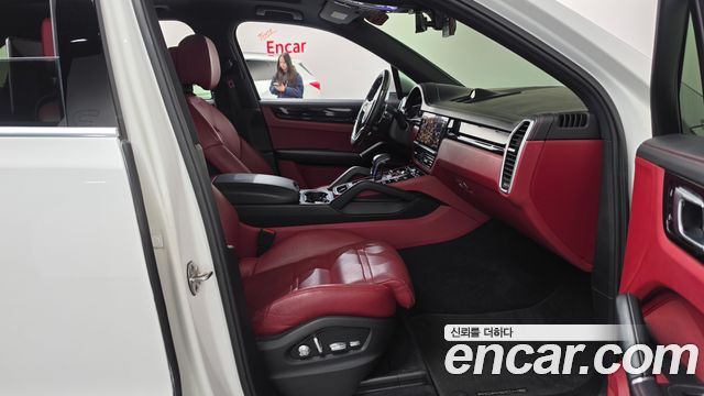 Porsche Cayenne 2020 — photo 16