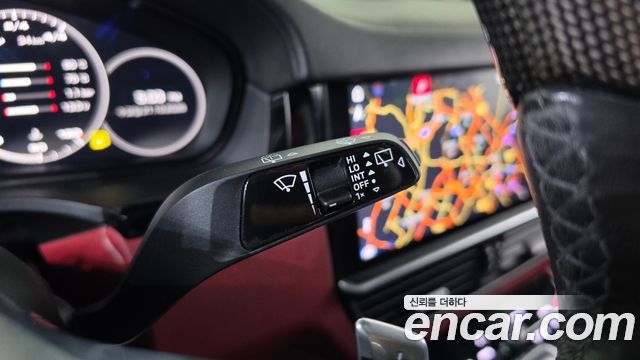Porsche Cayenne 2020 — photo 27