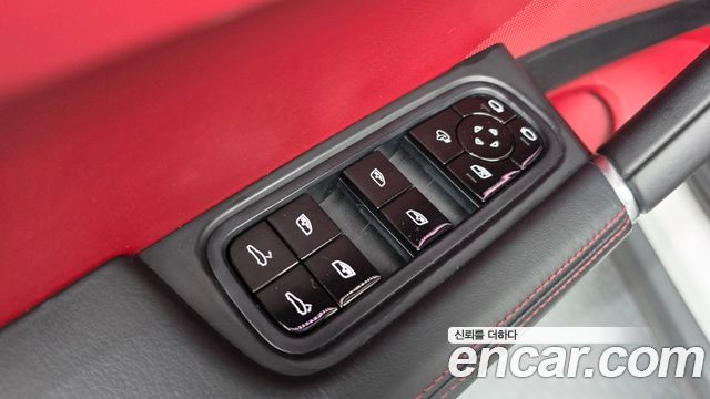 Porsche Cayenne 2020 — photo 28