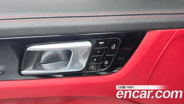 Porsche Cayenne 2020 — photo 30