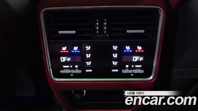 Porsche Cayenne 2020 — photo 31