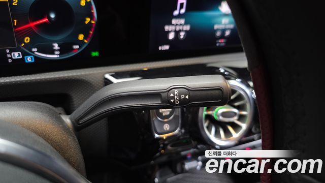 Mercedes-Benz A-Class 2021 — photo 9
