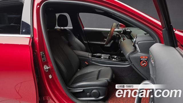 Mercedes-Benz A-Class 2021 — photo 11