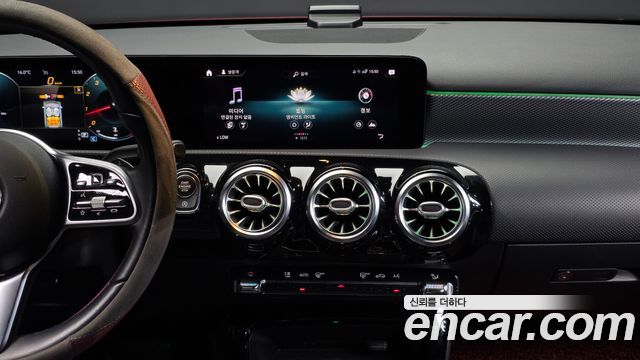 Mercedes-Benz A-Class 2021 — photo 14