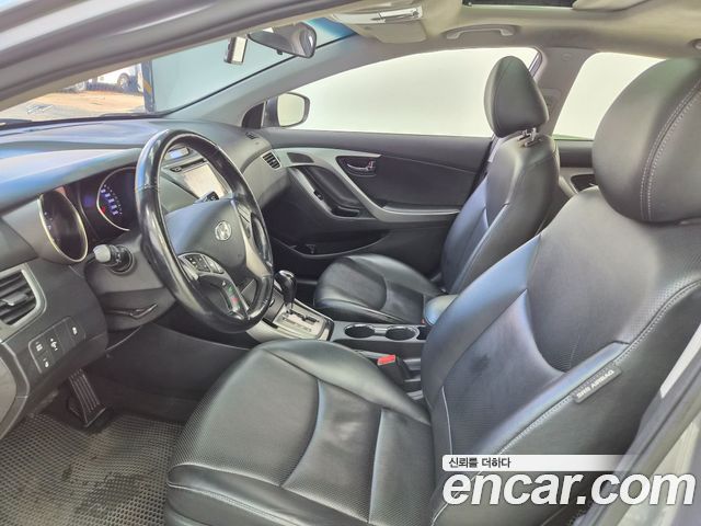 Hyundai AVANTE 2013 — photo 4