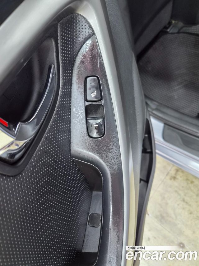 Hyundai AVANTE 2013 — photo 12
