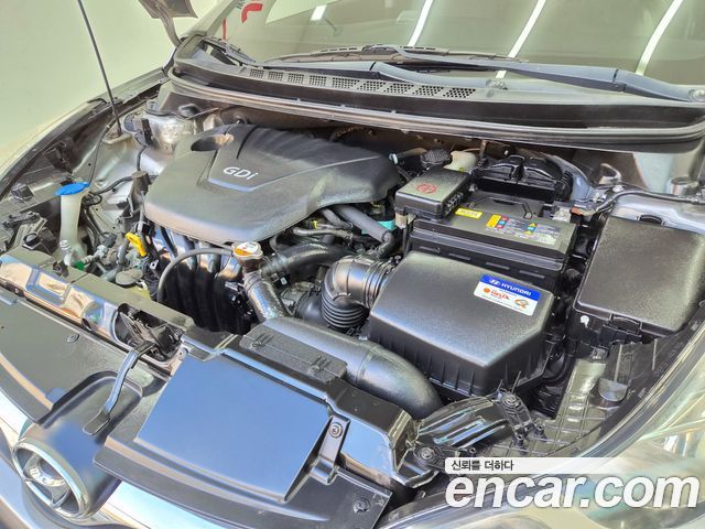 Hyundai AVANTE 2013 — photo 20
