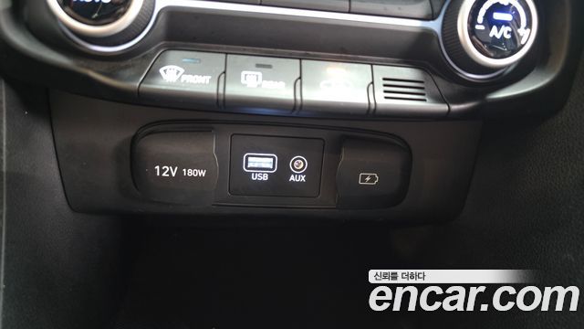 Hyundai Veloster 2019 — photo 18
