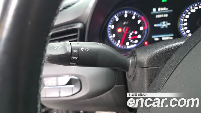 Hyundai Veloster 2019 — photo 25