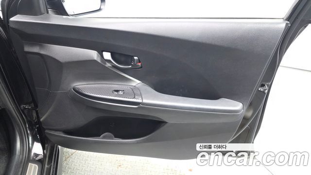Hyundai Veloster 2019 — photo 14