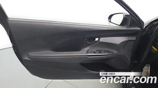 Hyundai Veloster 2019 — photo 15
