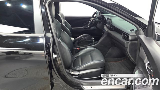 Hyundai Veloster 2019 — photo 16