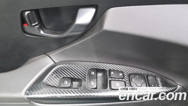 Hyundai Veloster 2019 — photo 28