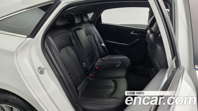 Hyundai Sonata 2015 — photo 17