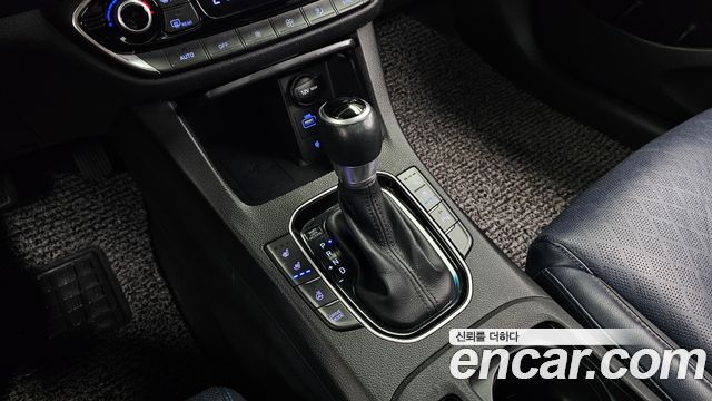 Hyundai i30 2018 — photo 9