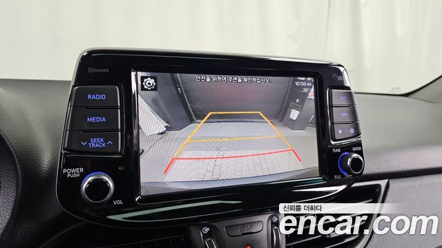 Hyundai i30 2018 — photo 15