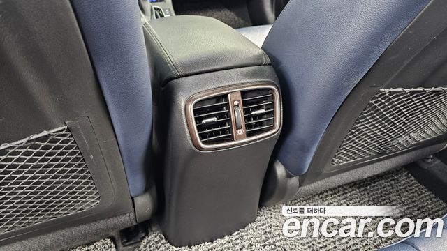 Hyundai i30 2018 — photo 19